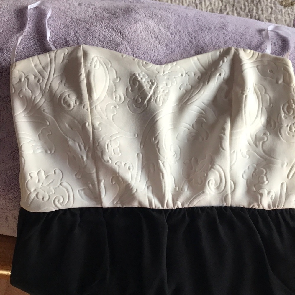 Dress - Picture 2 of 4